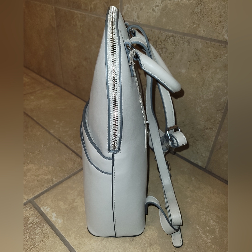 Mini back pack - Picture 3 of 3